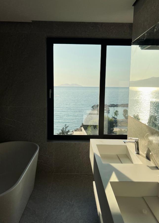 Mazarine Hotel, Vlore, Albania Hotel 4*