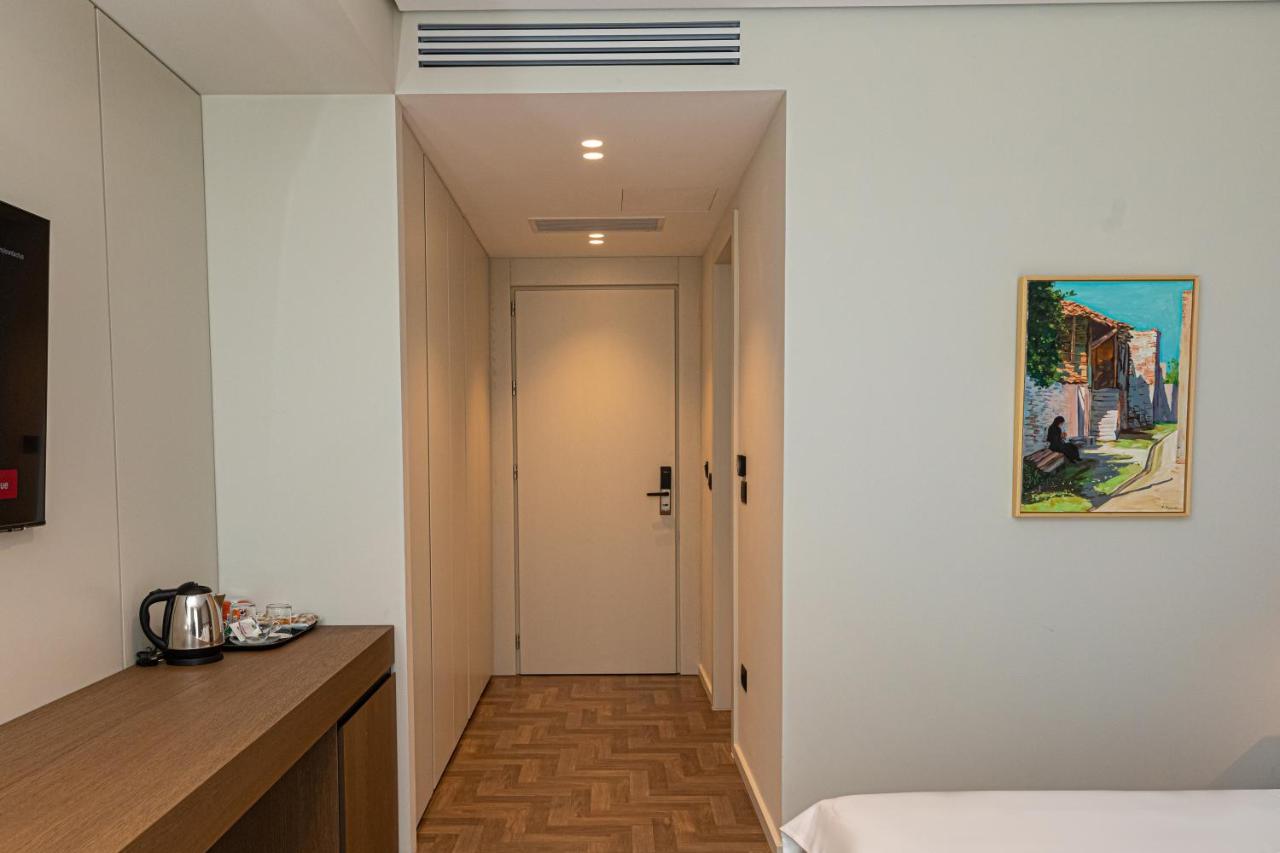 Hotel Mazarine Hotel, Vlore, Albania 4*